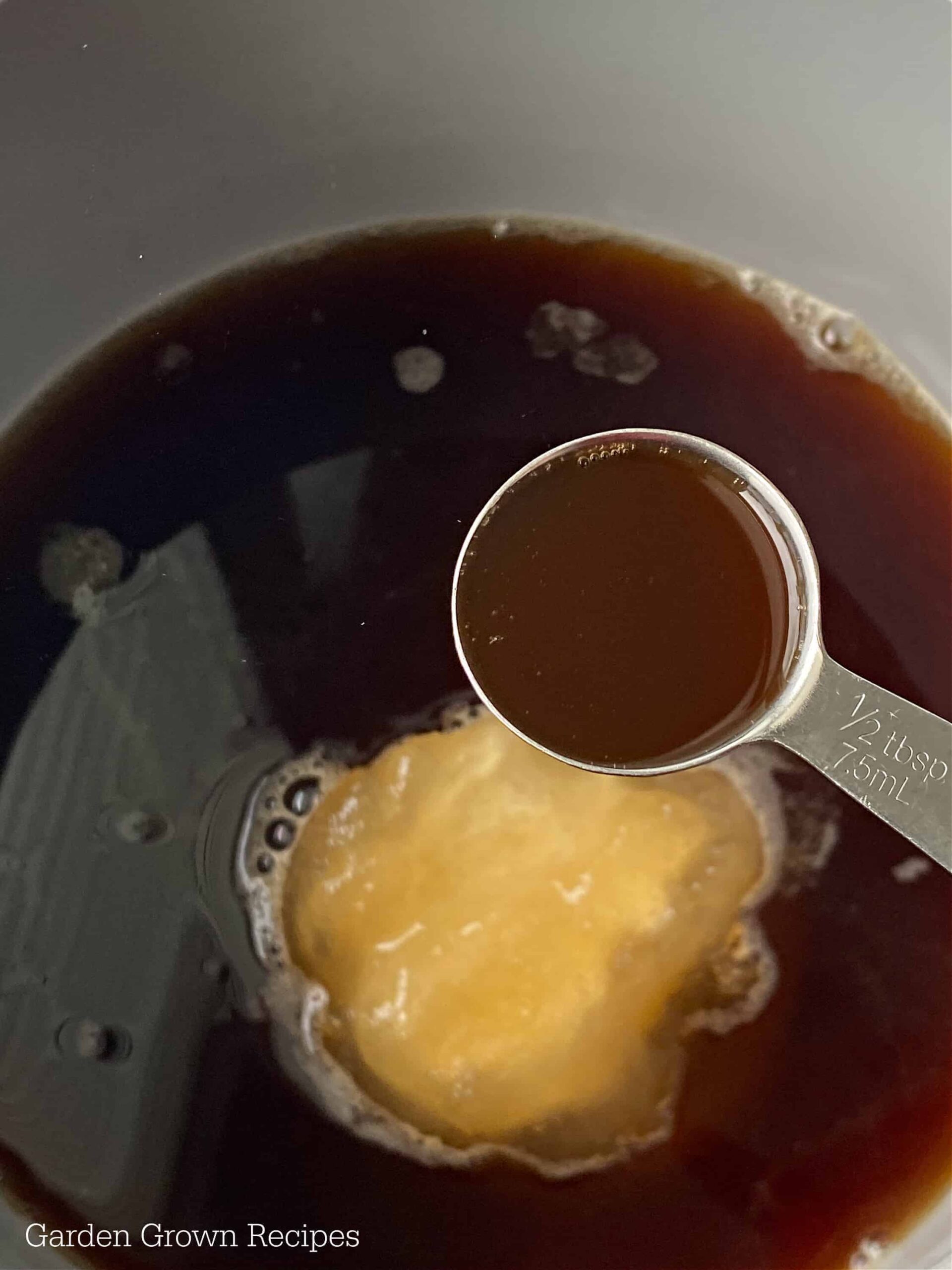 vanilla extract in panna cotta