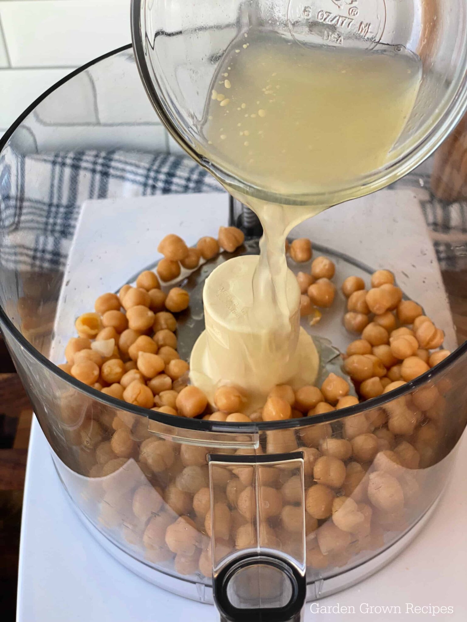 Creamy Homemade Hummus Recipe without Garlic