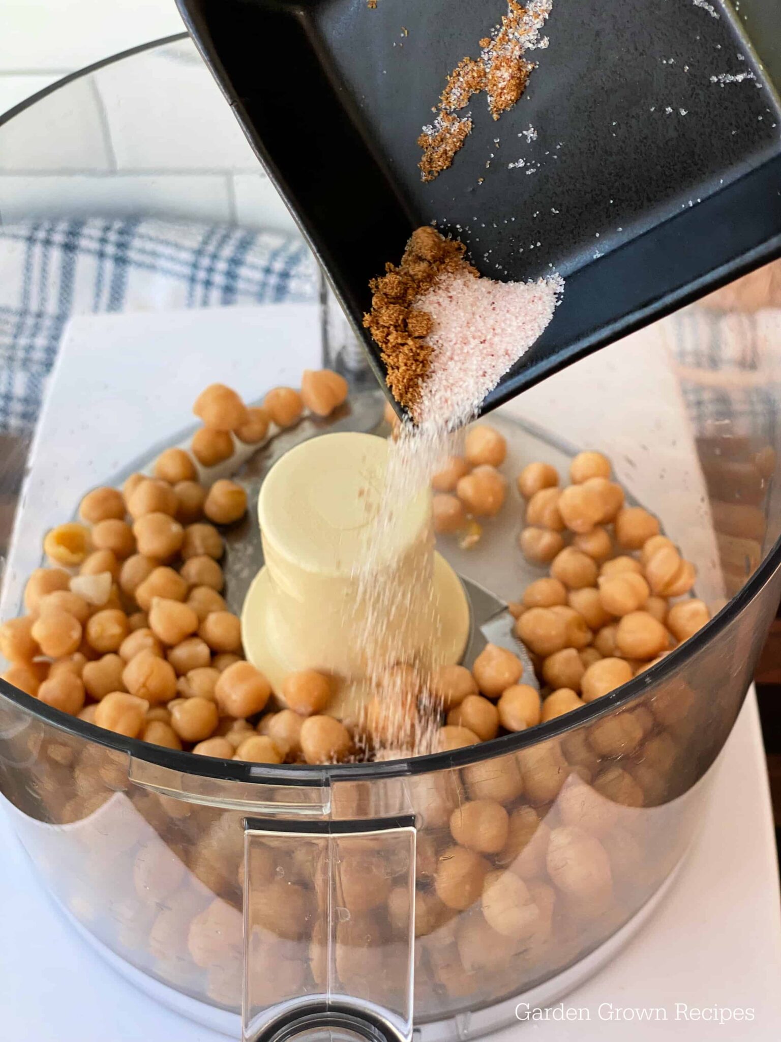 Creamy Homemade Hummus Recipe without Garlic