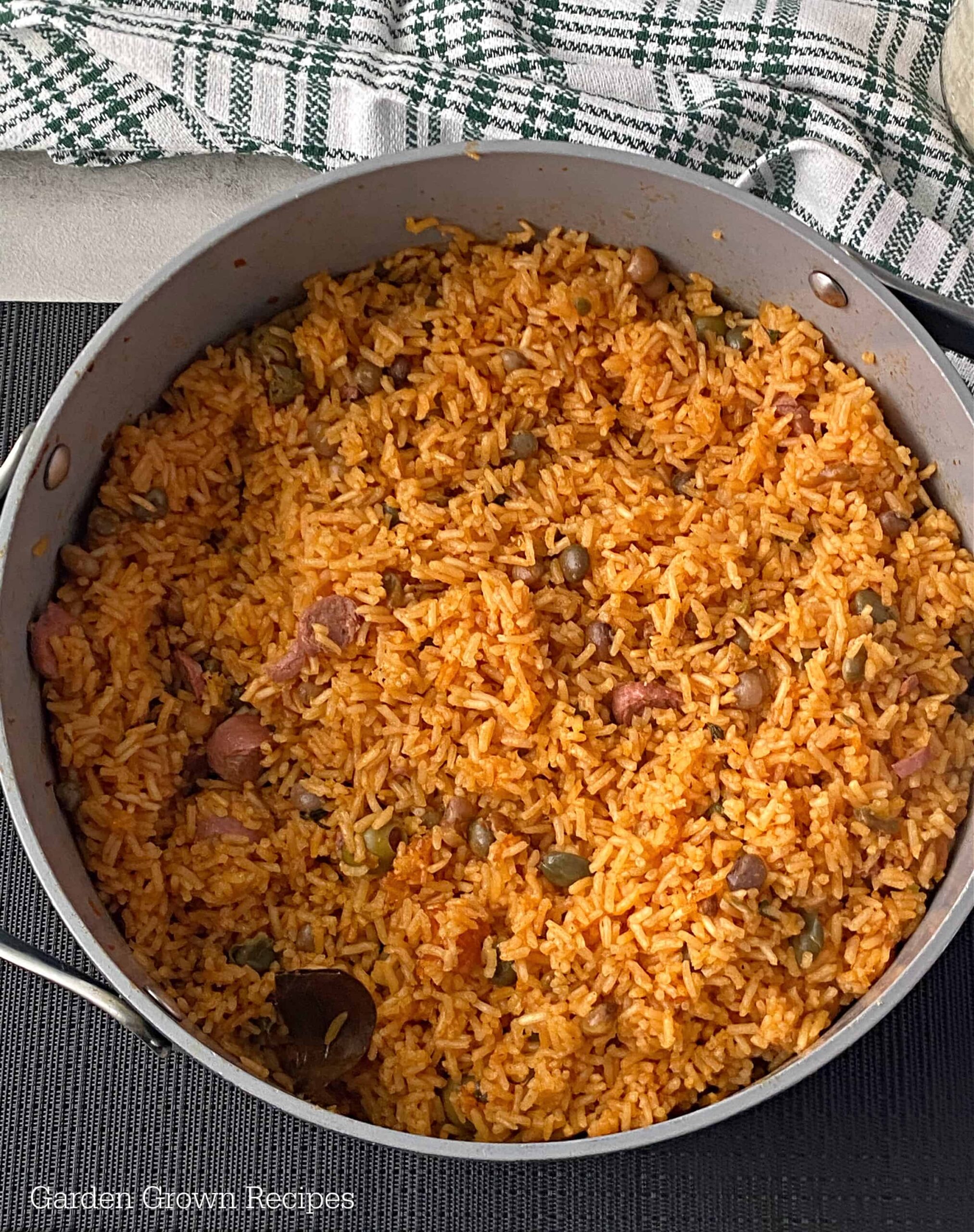 Spanish rice with olives and peas